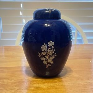 VINTAGE COBALT BLUE PHEASANT JAPANESE GINGER JAR  WITH TOP
